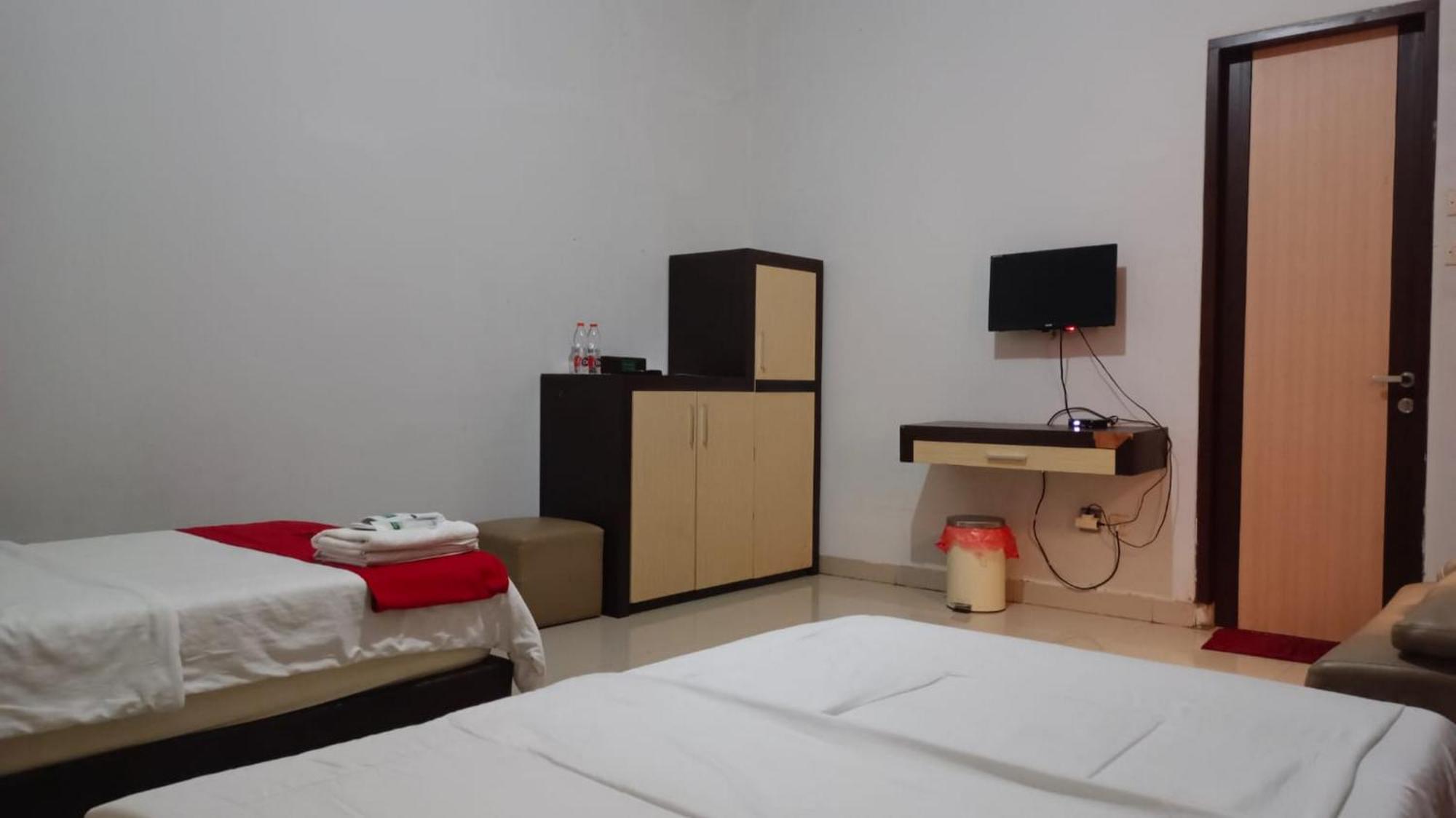 Reddoorz Syariah At Grand Taufiq Tarakan Exterior photo